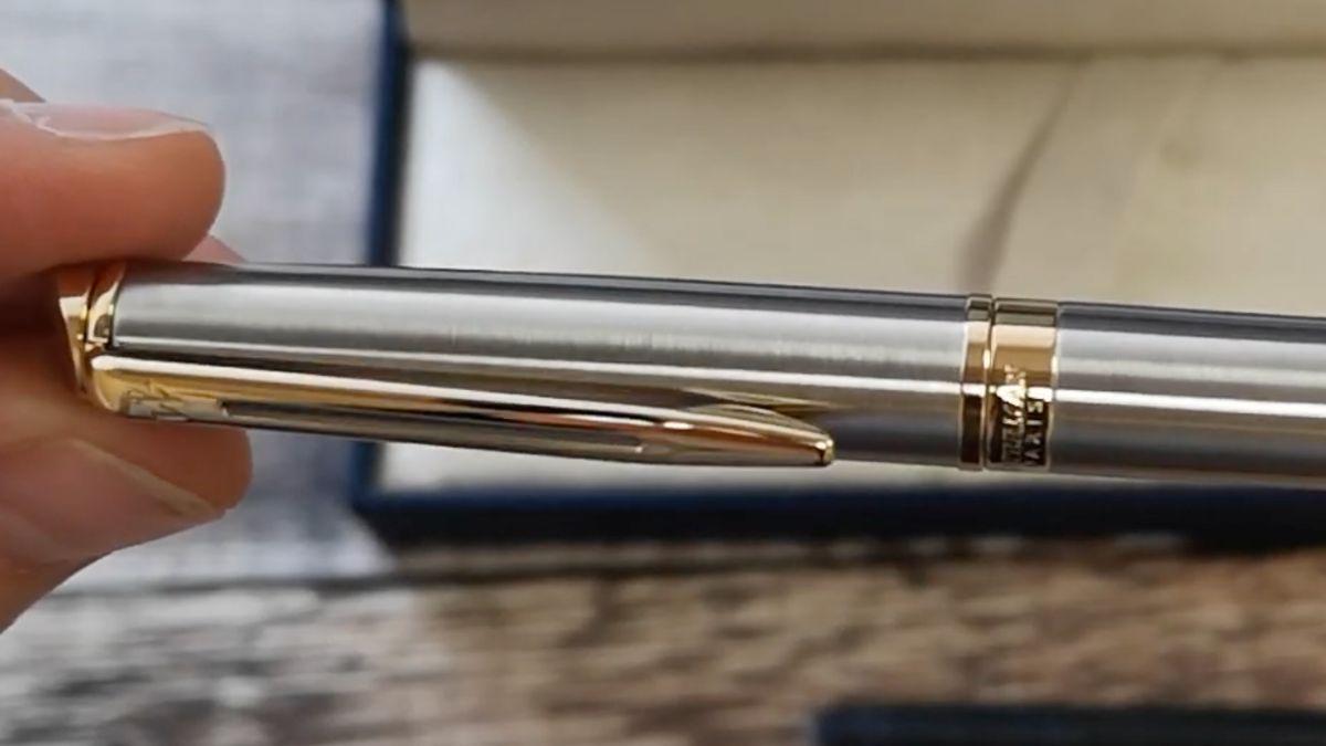 gros plan waterman hémisphere stylo plume